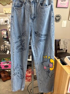SHEIN Light Blue Straight Leg Graphic Jeans with Yellow Accent F1VJNA